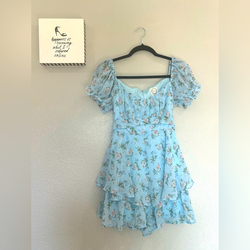 Francesca’s Women’s Light Blue Floral Romper Extra Large